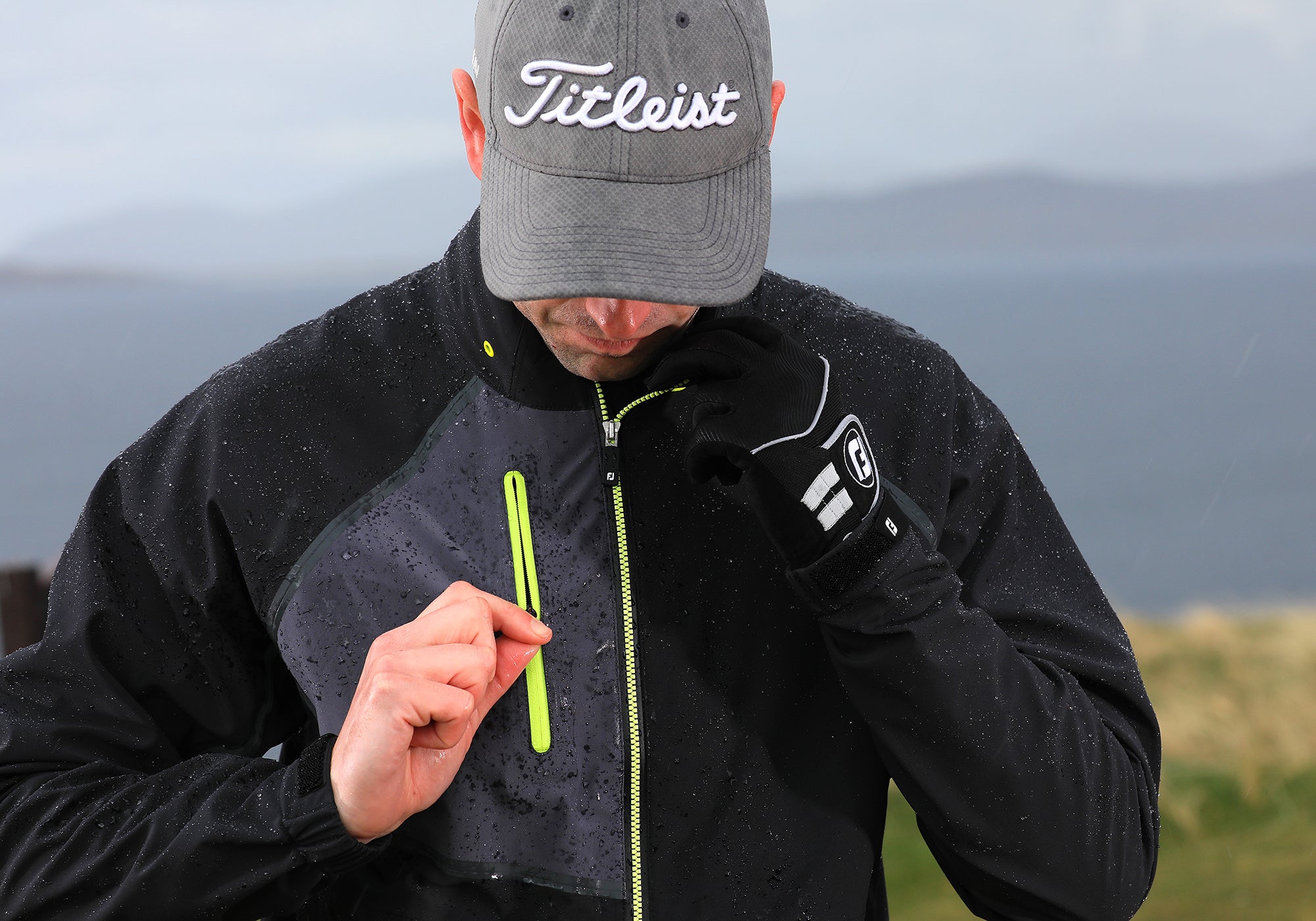 FootJoy Golf Waterproofs 2021_F18-Blog_Feature