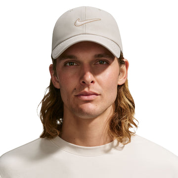 Nike Golf Club Swoosh Cap