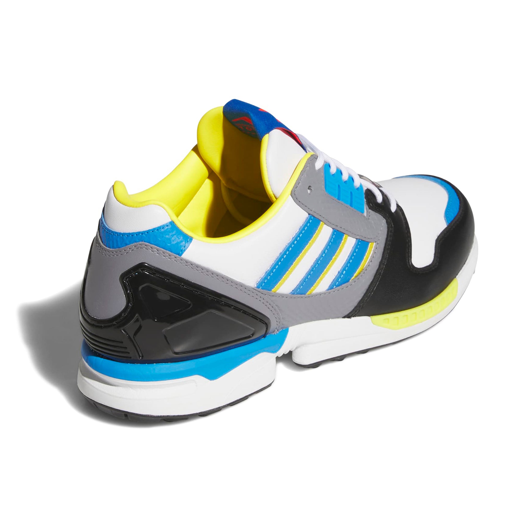 スコティッシュ ZX Marks the Spot as SEVENSTORE mixes the tracks with adidas