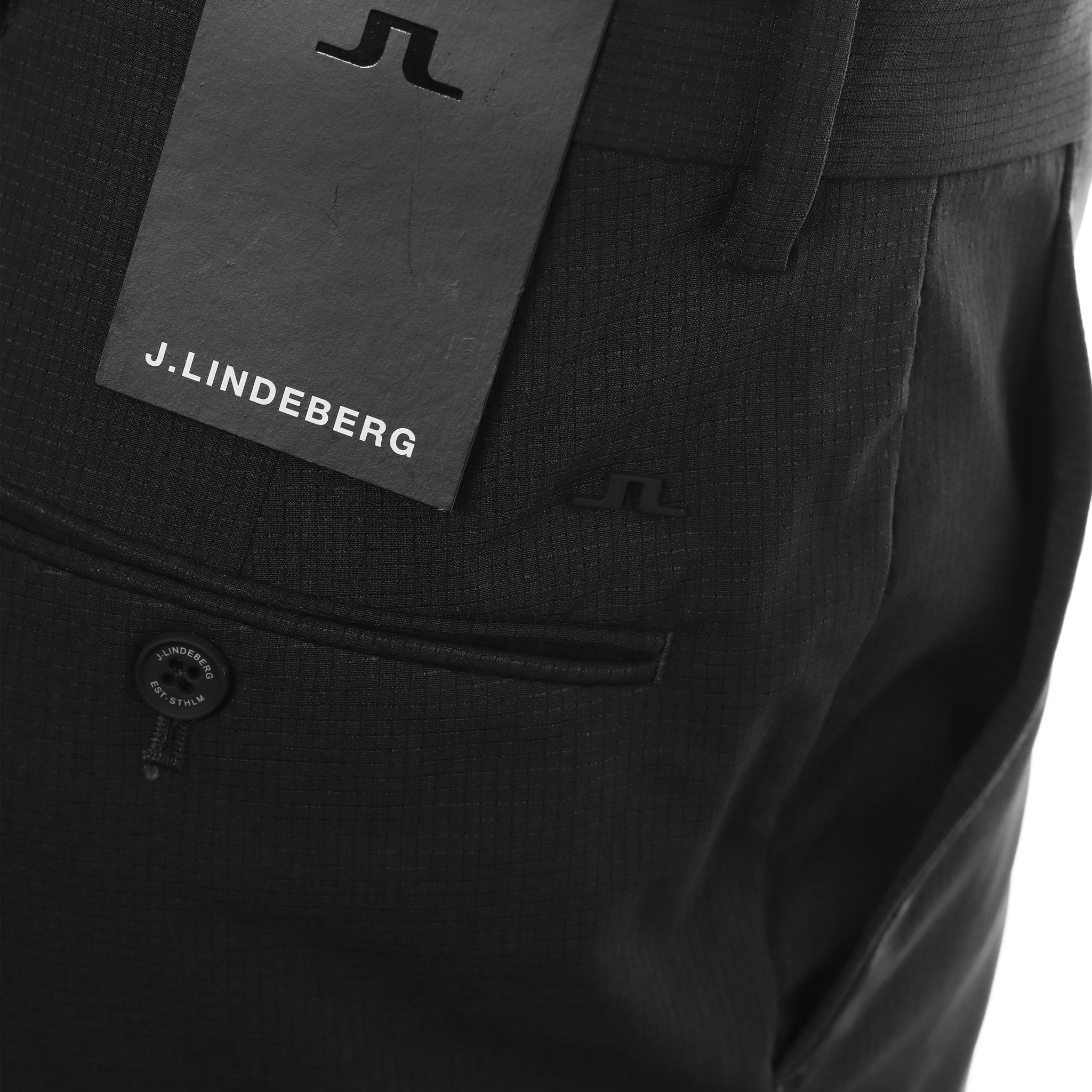 j-lindeberg-golf-vent-shorts-gmpa06356-black-9999